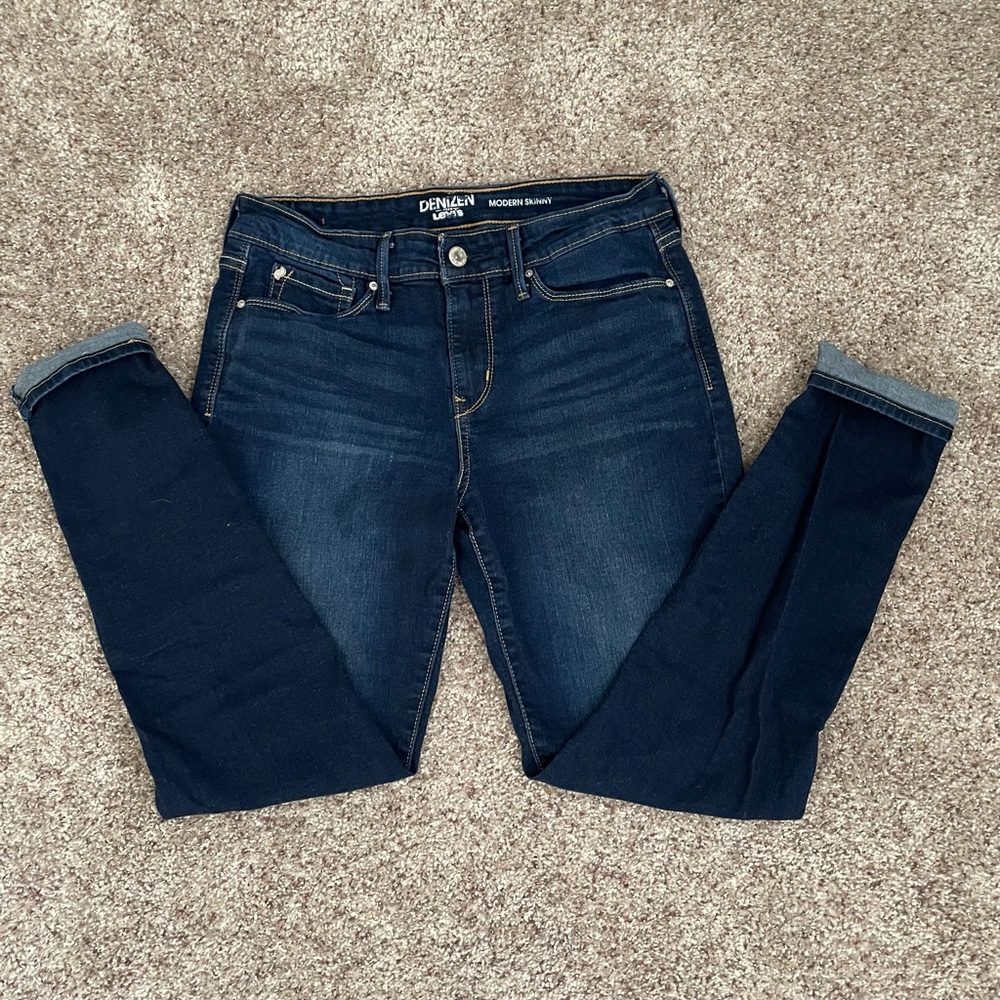Denizen by Levi Modern Skinny Jeans in size 6